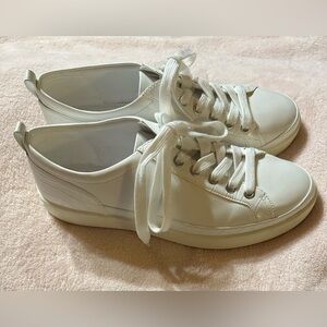 Vionic Winny Sneaker White Leather  Shoes Women’s 8.5 Casual Summer Alligator